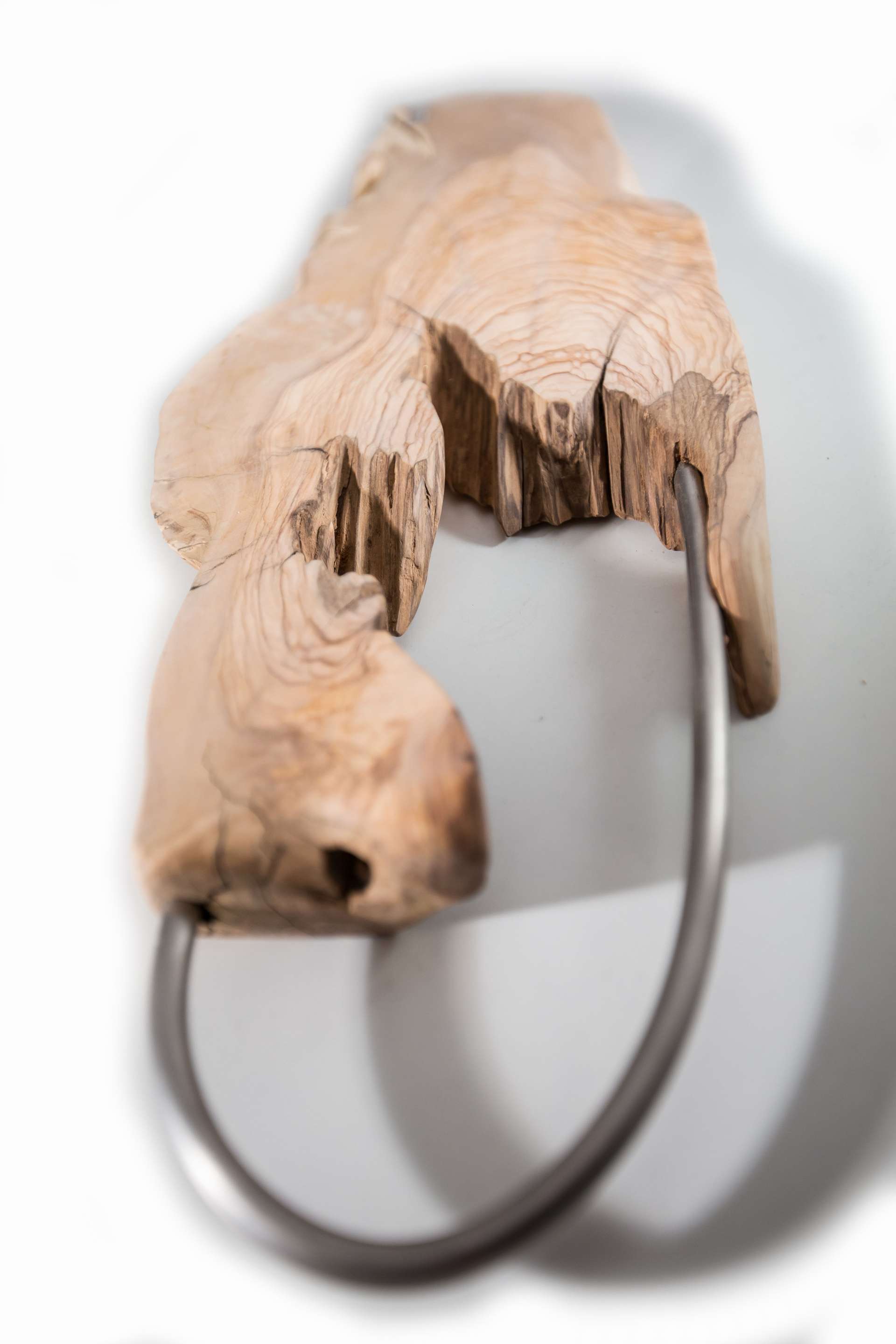 Logotowood - 1600 years old olive cutting board - BEND2