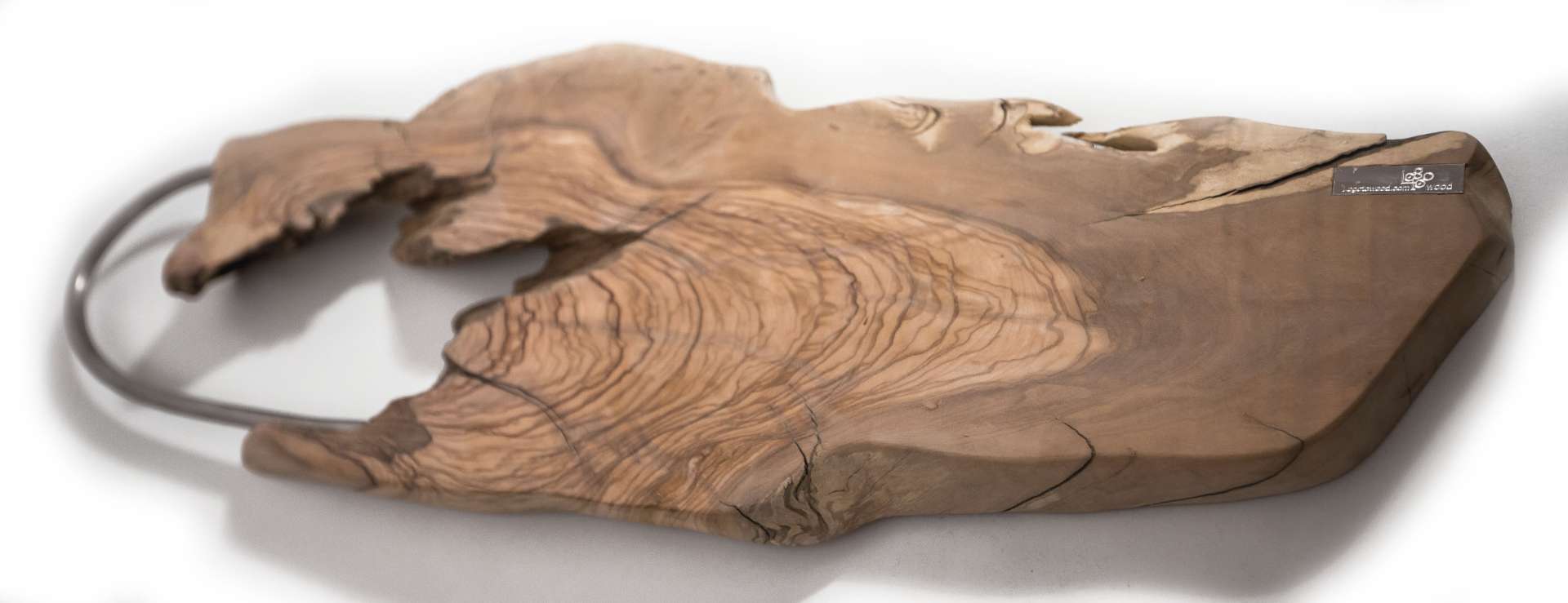Logotowood - 1600 years old olive cutting board - BEND3